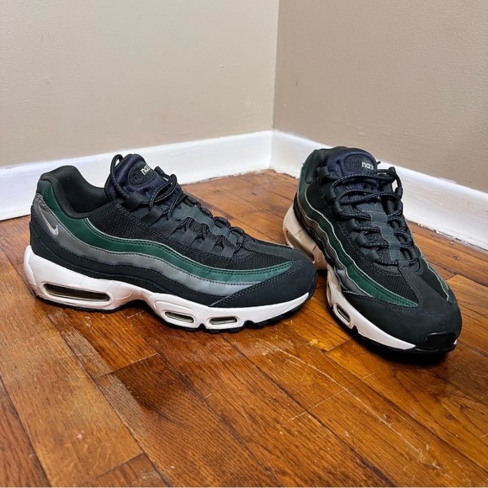 2019 Air Max 95 Essential 'Outdoor Green' size 8.5